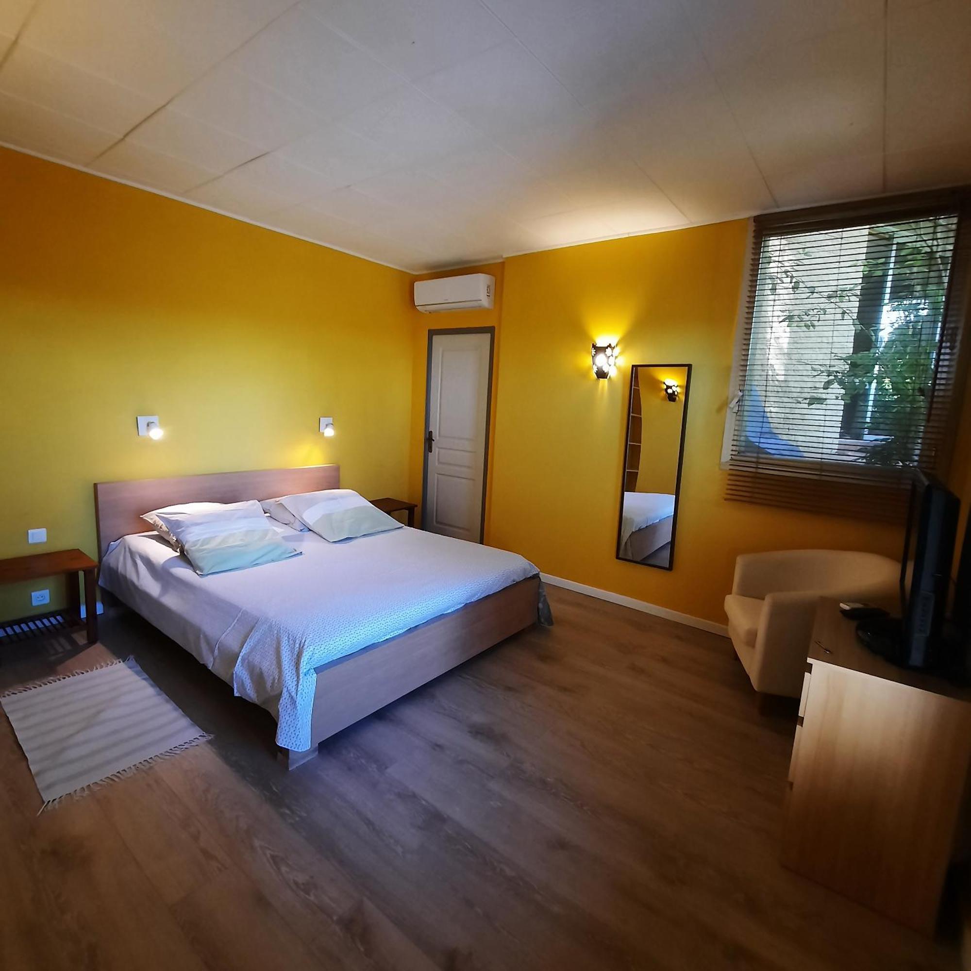 쿠쿠론 Les 3 Saisons B&B 외부 사진
